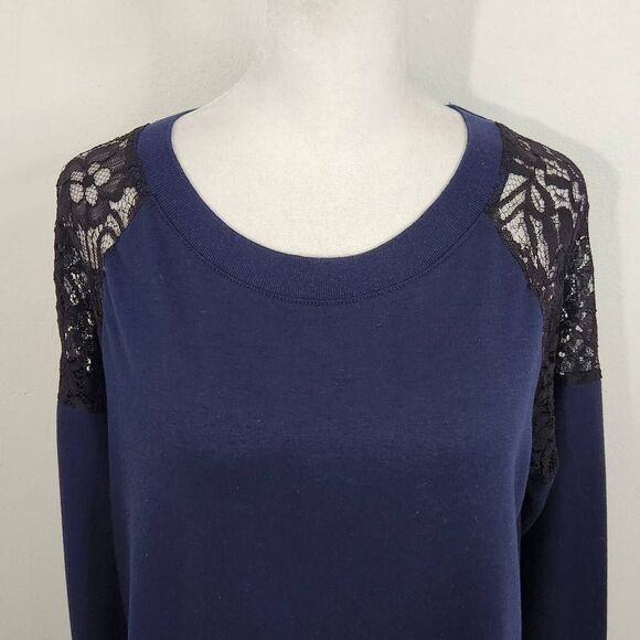 89th & Madison Navy Knit Top with Black Lace Accents Size Medium Navy Pullover - Picture 2 of 8